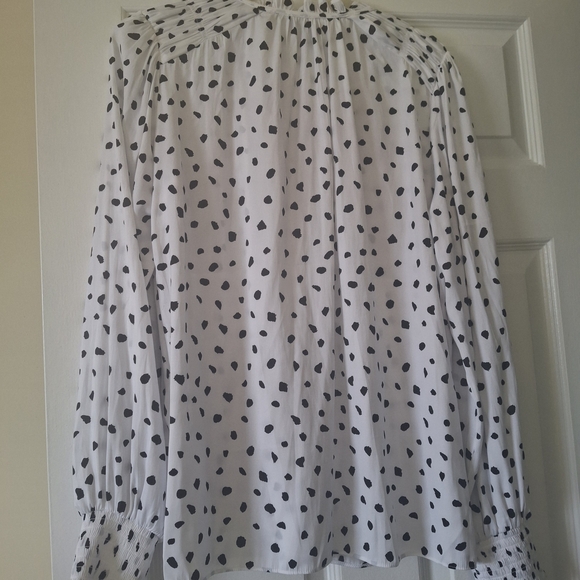 Jones New York White Blouse with Black Spot Print and Tie Detail - Picture 2 of 5